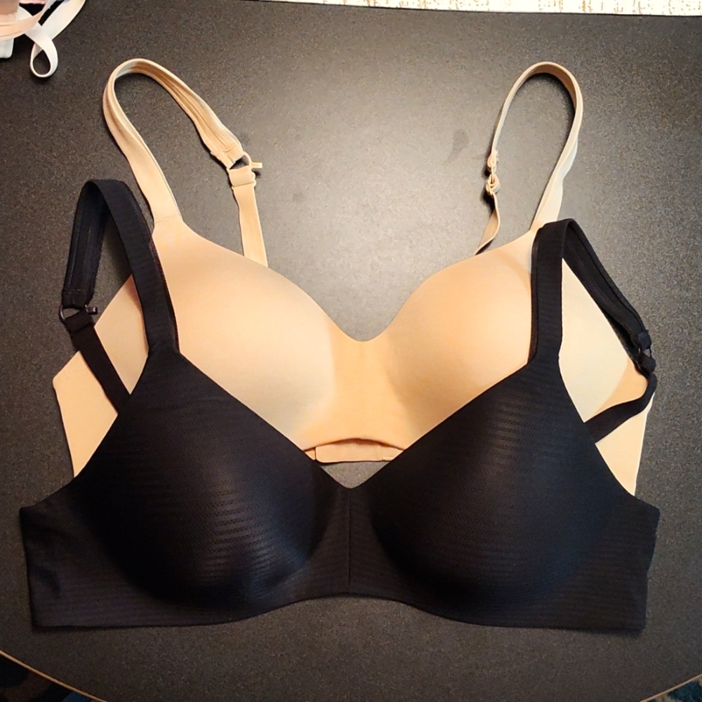 Hanes Wireless concealing petals bra, set of 2-38C